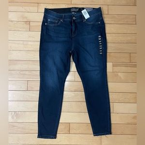 NWT Torrid Bombshell Skinny Jeans Size 20 (New)